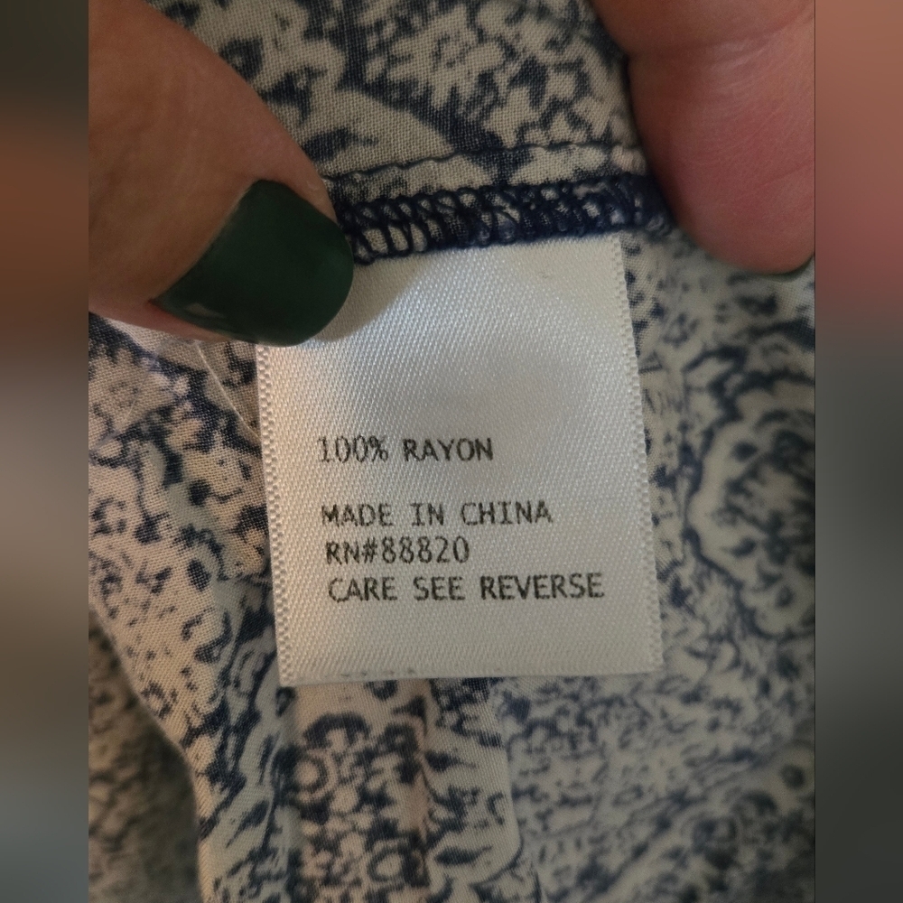Anne Carson Blue patterned Top Size Medium - Picture 5 of 6